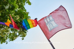 Hamburg, DEU, 08.08.2019:  Nachbarschaftliches Kulturcafe BOOTsWagen auf dem Loeschplatz am Billebecken in Hamburg Hamm Sued. Rasenkonzert der Punkrock-band Umabeya.

#Kulturcafe #BOOTsWagen #Billebecken #Rasenkonzert #Umabeya  #BOOTHamburg #Osterbrooklyn #OBKLYN #OBKLYN19 #einBOOTfuerdieBille #WirHammSüd #Löschplatz #StefanMalzkorn #Malzkorn #Malzkornfoto #Malzkornsrocknroll

ACHTUNG HONORARPFLICHTIG – KEIN VERTRAGSFOTOGRAF

| Hamburg, GER, 08.08.2019: Neighborhood culture cafe BOOTsWagen on the Loeschplatz at the Bille basin in Hamburg Hamm south. Lawn concert of the Punkrock-band Umabeya.|

[copyright: Stefan Malzkorn, Steinbeker Strasse 14, 20537 H a m b u r g, Tel.: +49-40-345402; www.malzkornfoto.de  malzkorn@malzkornfoto.de , Kontoverbindung bitte beim Fotografen erfragen - Banking Link: please get in touch with us for our banking details. www.freelens.com/clearing, Steuer-Nr: 42/152/01106 Finanzamt Hamburg am Tierpark, KSK-Nr. 39040963M007. Verwendung nur gegen Namensnennung, Honorar und Beleg - Presseveroeffentlichungen in DEU zzgl. 7% Mwst auf grundlage der MFM; bei Verwendung des Fotos ausserhalb journalistischer Zwecke bitte Ruecksprache mit dem Fotografen halten. Soweit nicht ausdruecklich vermerkt werden keine Modellfreigabe-, Eigentums-, Kunst- oder Markenrechte eingeraeumt. Die Nutzungen erfolgt ausschliesslich auf Grundlage meiner unter  www.malzkornfoto.de/webseite_neu/agbs/agb_dt.pdf einsehbaren Allgemeinen Geschaftsbedingungen (AGB)  publication only with royalty payment, credit line, and print sample. Unless especially stated: no model release, property release or other third party rigths available. No distribution without our written permission.] [#0,26,121#]