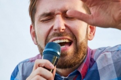 Hamburg, DEU, 10.08.2019:  Nachbarschaftliches Kulturcafe BOOTsWagen auf dem Loeschplatz am Billebecken in Hamburg Hamm Sued. Rasenkonzert der Rockband Hector.

#Kulturcafe #BOOTsWagen #Billebecken #Rasenkonzert #Hector #Hectormusic #listentohector  #BOOTHamburg #Osterbrooklyn #OBKLYN #OBKLYN19 #einBOOTfuerdieBille #WirHammSüd #Löschplatz #StefanMalzkorn #Malzkorn #Malzkornfoto #Malzkornsrocknroll

ACHTUNG HONORARPFLICHTIG – KEIN VERTRAGSFOTOGRAF

| Hamburg, GER, 10.08.2019: Neighborhood culture cafe BOOTsWagen on the Loeschplatz at the Bille basin in Hamburg Hamm south. Lawn concert of the Rockband Hector.|

[copyright: Stefan Malzkorn, Steinbeker Strasse 14, 20537 H a m b u r g, Tel.: +49-40-345402; www.malzkornfoto.de  malzkorn@malzkornfoto.de , Kontoverbindung bitte beim Fotografen erfragen - Banking Link: please get in touch with us for our banking details. www.freelens.com/clearing, Steuer-Nr: 42/152/01106 Finanzamt Hamburg am Tierpark, KSK-Nr. 39040963M007. Verwendung nur gegen Namensnennung, Honorar und Beleg - Presseveroeffentlichungen in DEU zzgl. 7% Mwst auf grundlage der MFM; bei Verwendung des Fotos ausserhalb journalistischer Zwecke bitte Ruecksprache mit dem Fotografen halten. Soweit nicht ausdruecklich vermerkt werden keine Modellfreigabe-, Eigentums-, Kunst- oder Markenrechte eingeraeumt. Die Nutzungen erfolgt ausschliesslich auf Grundlage meiner unter  www.malzkornfoto.de/webseite_neu/agbs/agb_dt.pdf einsehbaren Allgemeinen Geschaftsbedingungen (AGB)  publication only with royalty payment, credit line, and print sample. Unless especially stated: no model release, property release or other third party rigths available. No distribution without our written permission.] [#0,26,121#]