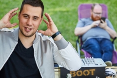 22.06.2019: Nachbarschaftliches Kulturcafe BOOTsWagen auf dem Löschplatz in Hamburg Hamm Süd. Hier mit Atomkind als DJ.
#jetztwirdsernst #mittemachen #Kulturcafe #BOOTsWagen #Atomkind #Löschplatz #Rasenkonzert #BOOTHamburg #Osterbrooklyn #OBKLYN #einBOOTfüdieBille #StefanMalzkorn #Malzkorn #Malzkornfoto #Malzkornsrocknroll22.06.2019:  Neighbourhood culture cafe BOOTsWagen on the Loeschplatz at the Bille basin in Hamburg Hamm south. DJ set by Atomkindcopyright: Stefan Malzkorn, www.malzkornfoto.de