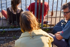 22.06.2019: Nachbarschaftliches Kulturcafe BOOTsWagen auf dem Löschplatz in Hamburg Hamm Süd. Hier mit Atomkind als DJ.
#jetztwirdsernst #mittemachen #Kulturcafe #BOOTsWagen #Atomkind #Löschplatz #Rasenkonzert #BOOTHamburg #Osterbrooklyn #OBKLYN #einBOOTfüdieBille #StefanMalzkorn #Malzkorn #Malzkornfoto #Malzkornsrocknroll22.06.2019:  Neighbourhood culture cafe BOOTsWagen on the Loeschplatz at the Bille basin in Hamburg Hamm south. DJ set by Atomkindcopyright: Stefan Malzkorn, www.malzkornfoto.de