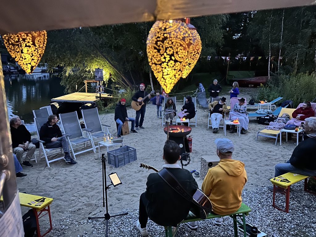 The Atticos, Sasonende BOOT 03.10.2025